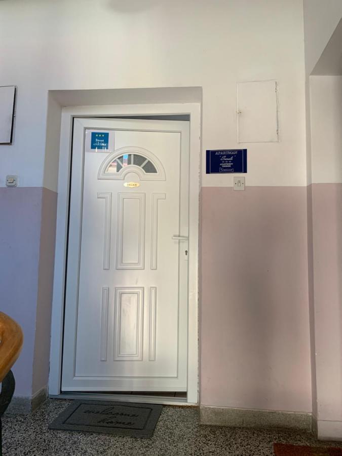 Sanela- Apartman Za Bezbrizan Odmor ซริกเวนิซา ภายนอก รูปภาพ